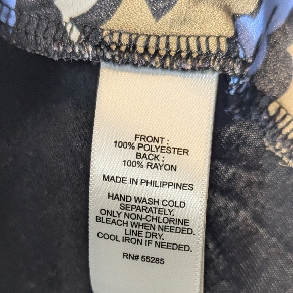 Express Chiffon V Neck Sleeveless Blouse in Blue Floral Print: Women's Small - Picture 6 of 6